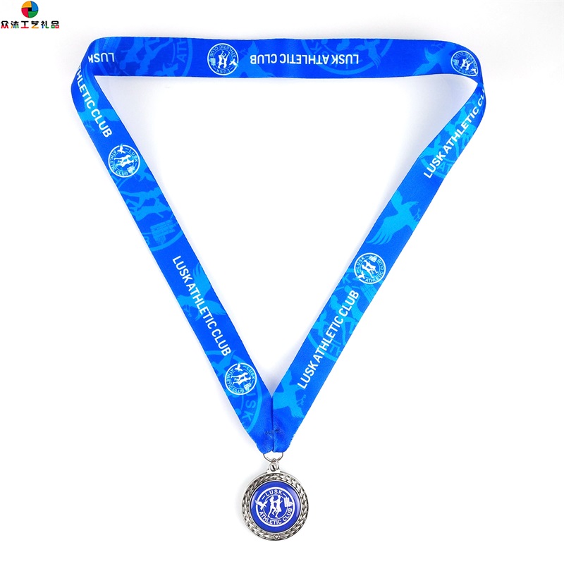 Kovový medailon vlastní roubíknový design medailenálepka