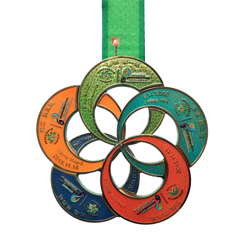 Vlastní trofeje a medaile Sports Gold Vojenská sportovní cyklistická medaile Ribbon Metal Football 3D Medaile Interlocking Medaile